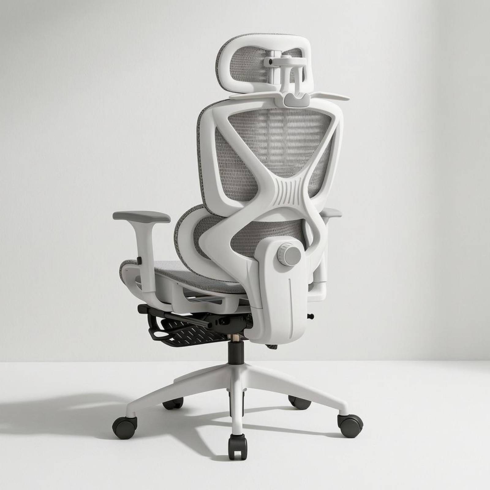 Office Furniture And Desks - เก้าอี้ตาข่ายปรับเอนได้ตามหลักสรีรศาสตร์ พนักพิงสูง พร้อมล้อเลื่อน ปรับระดับได้ รองรับการทำงานที่มีประสิทธิภาพ